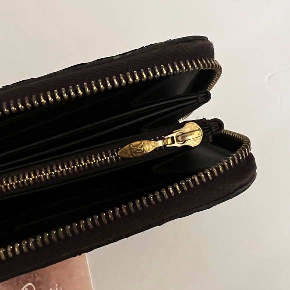 Vernis Zippy Wallet - Picture 7 of 8